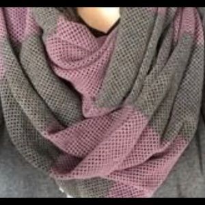 Lululemon Infinity Scarf
